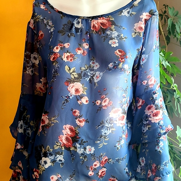 Floral Blouse - Picture 4 of 4